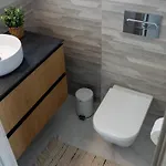 ヴィラ New Luxury Tuulia With Private Pool And Parking フエンヒロラ