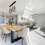 New Luxury Tuulia With Private Pool And Parking ヴィラ フエンヒロラ