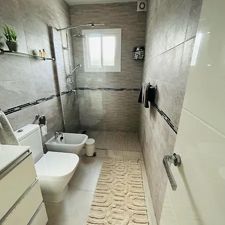 New Luxury Tuulia With Private Pool And Parking Huvilat