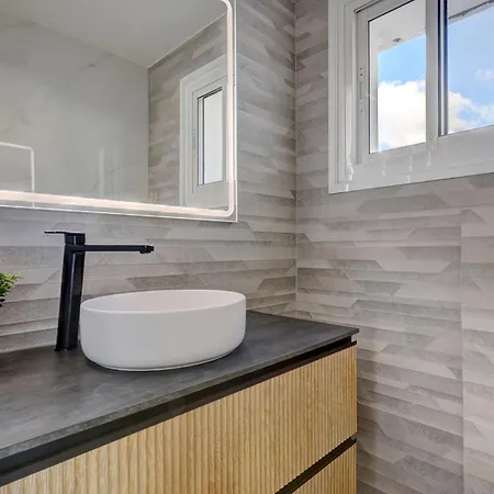 New Luxury Tuulia With Private Pool And Parking Villa