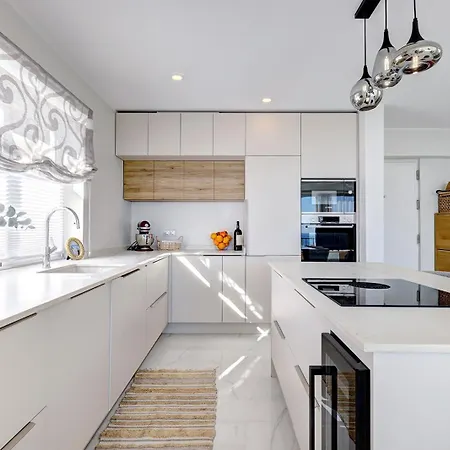 New Luxury Tuulia With Private Pool And Parking *