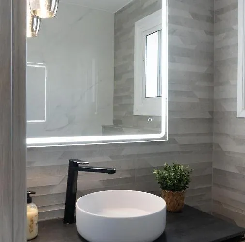 New Luxury Tuulia With Private Pool And Parking 别墅 丰希罗拉