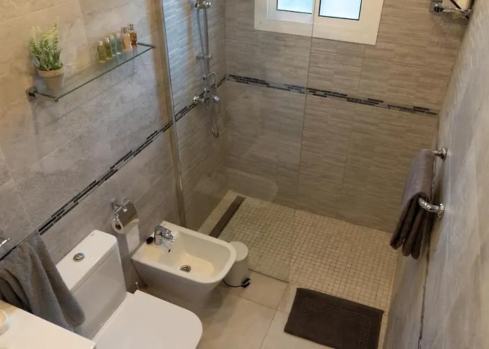 New Luxury Tuulia With Private Pool And Parking 丰希罗拉