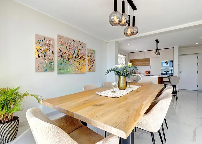 New Luxury Tuulia With Private Pool And Parking 别墅 丰希罗拉