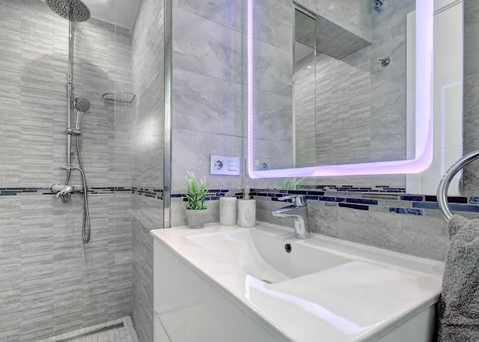 New Luxury Tuulia With Private Pool And Parking * 丰希罗拉