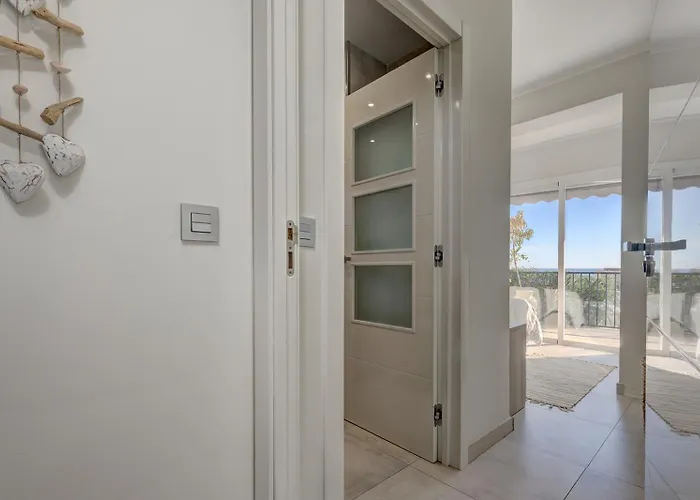 New Luxury Tuulia With Private Pool And Parking 别墅