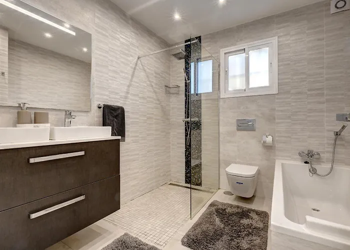 别墅 New Luxury Tuulia With Private Pool And Parking 丰希罗拉