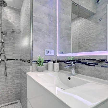 New Luxury Tuulia With Private Pool And Parking * פואנגירולה